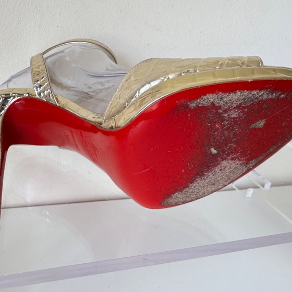 Christian Louboutin Gold Snakeskin Heel Sandals in size 38 offer a peep toe desi - Picture 6 of 15